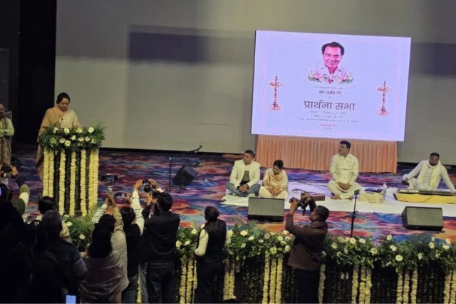 Dharmendra Prayer meet