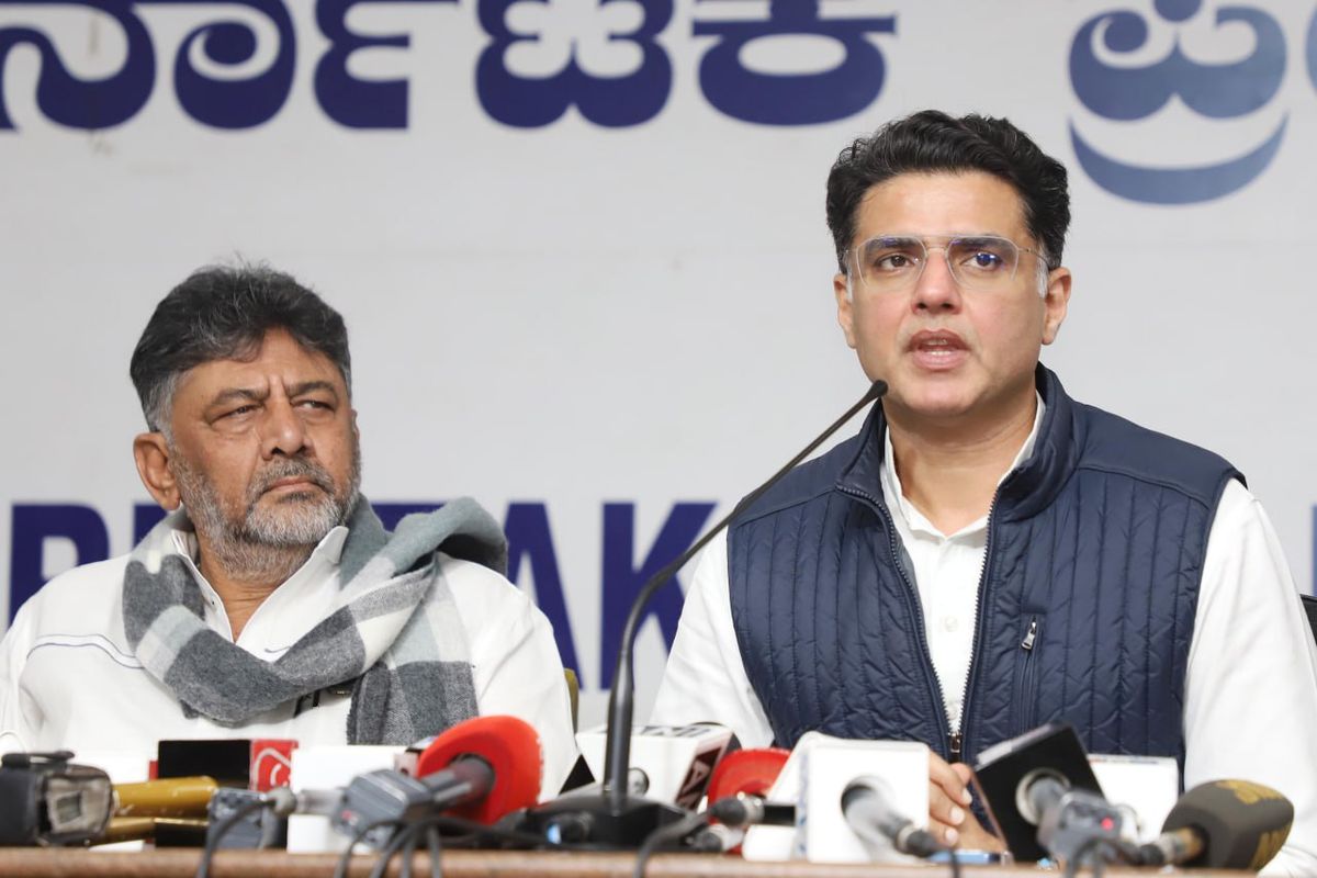 कर्नाटक सरकार पूरी ईमानदारी और समर्पण के साथ काम कर रही है और चुनाव से पहले किए गए सभी वादों को पूरा किया जा रहा है।