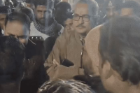 youth suicide police harassment chanderi protest mp news