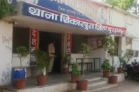 burhanpur bjp district president sarpanch family clash cc road construction mp news