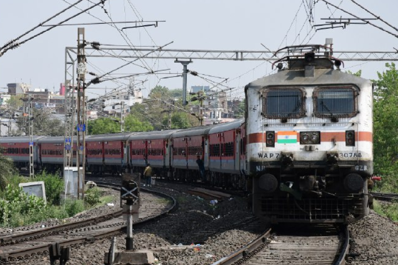 new nanded-tanakpur weekly train khandwa kashi express stoppage MP Railway update
