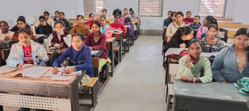 पांच जनवरी से प्री बोर्ड, फरवरी से फाइनल परीक्षाएं, शिक्षक लगे एसआईआर में, सिलेबस पूरा नहीं होने से छात्र टेंशन में