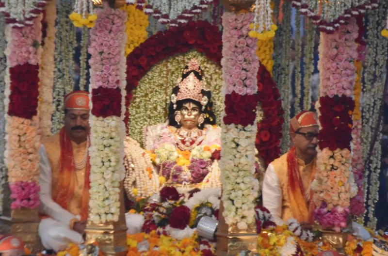 Five lakh devotees reached Indore to visit Ranjit Hanuman