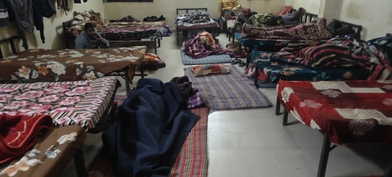 Passengers are being extorted in the free rain shelter, passengers are not getting relief