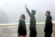 स्कूलों पर पड़ा असर, अस्पतालों में सांस और आंखों के मरीज बढ़े (फोटो सोर्स : WhatsApp News Group)