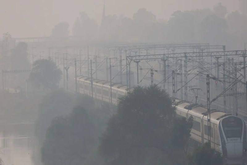 यूपी में ठंड का पहला बड़ा थपेड़ा, रात का पारा 2–4 डिग्री गिरने का पूर्वानुमान (फोटो सोर्स : Patrika)