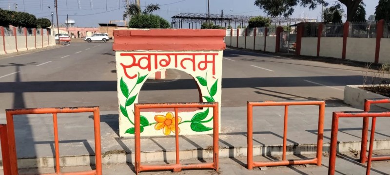 सजने लगा मेला, दुकानों के साथ शोरूम भी हो रहे तैयार