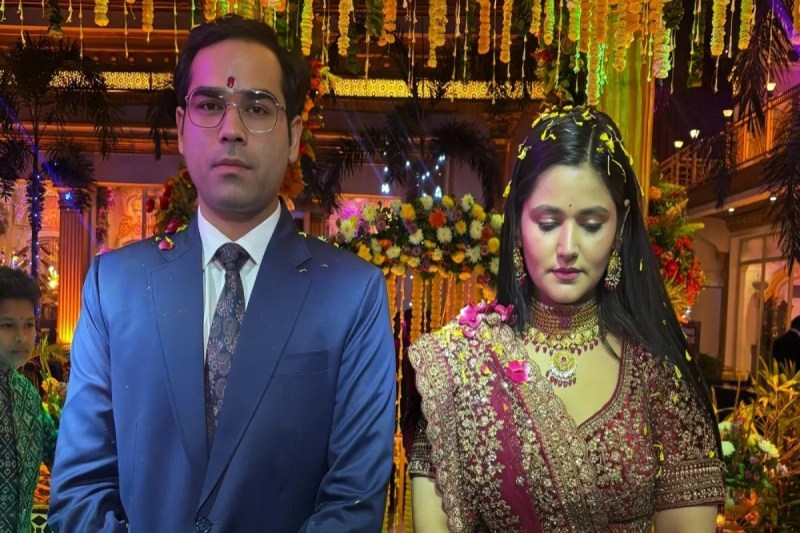 कथावाचक निधि सारस्वत और बीजेपी नेता चिराग उपाध्याय की शादी: भक्ति, परंपरा और सामाजिक रंगों से सजा गाजियाबाद का भव्य समारोह (फोटो सोर्स : Whatsapp News Group)