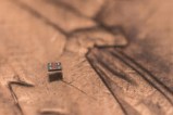 Robot smaller than grain of salt