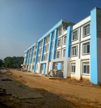 पांच सालों में न ३४ रूटों पर बसों की सुविधा मिल पाई और न ही नए भवनों में संचालित हुई कक्षाएं