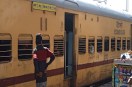 Jaipur-Ahmedabad Passenger Train, Jaipur-Ahmedabad Passenger Train Stopped, Train News, Railway News, Indian Railway News, Jalore News, Sirohi News, Jodhpur-Sabarmati Passenger Train
