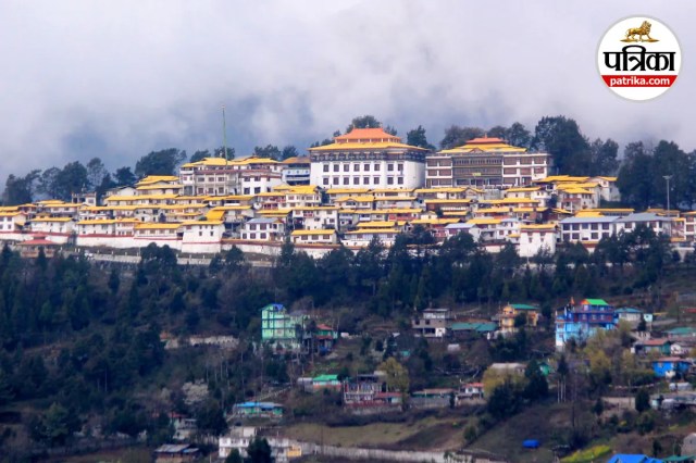 snowbound roads india,
winter weather danger,