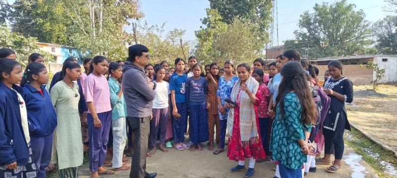 उपायुक्त जनजातीय कार्य विभाग ने कन्या शिक्षा परिसर एवं छात्रावास मानपुर का किया निरीक्षण, शिक्षकों का वेतन काटने नोटिस जारी