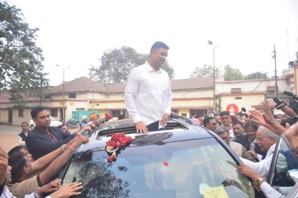 हाजिरी की शर्तों पर चैतन्य की रिहाई, जेल रोड पर कांग्रेस का शक्ति प्रदर्शन, देखें photos