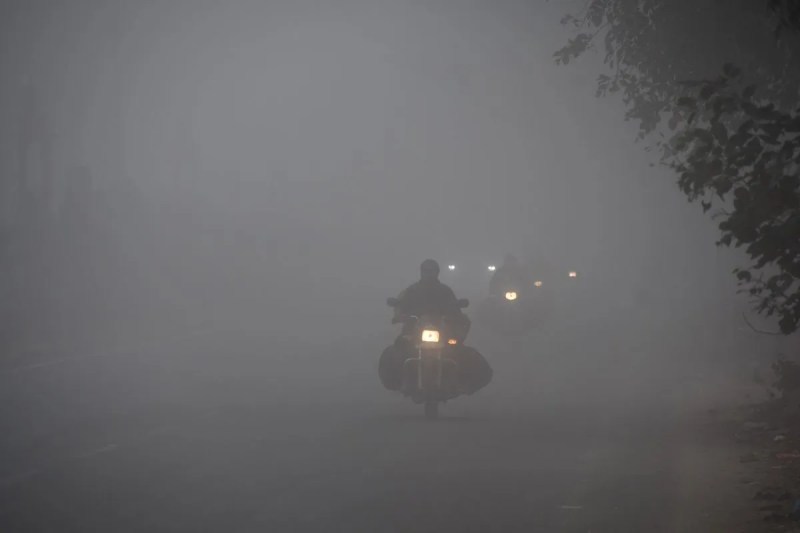 The city was wrapped in a white sheet, day and night temperatures rose, but there was no relief.