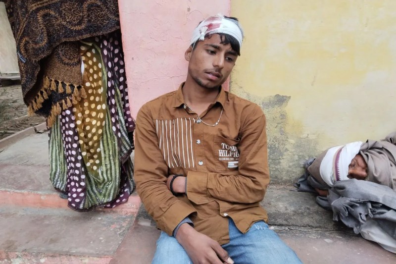 उधारी के रुपए मांगने पर दुकानदार से मारपीट Shopkeeper beaten up for demanding loan amount