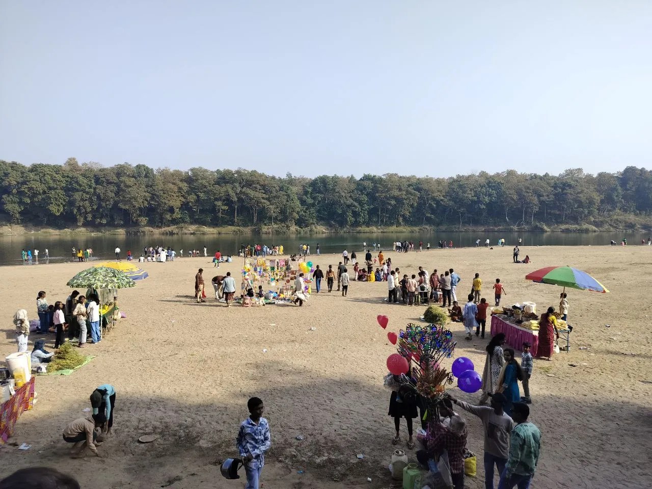 आस्था और हर्षोल्लास से मनाया गया मकर संक्रांति पर्व