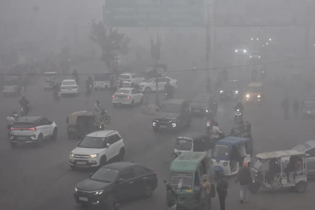 कोहरे में बढ़ोतरी, शीतलहर से राहत लेकिन शीत दिवस की संभावना (फोटो सोर्स : Ritesh Singh )