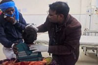 जन्मदिन समारोह में फायरिंग, 7 वर्षीय बालिका के कंधे को चीरते निकली गोली Firing at birthday party, bullet pierces 7-year-old girl's shoulder