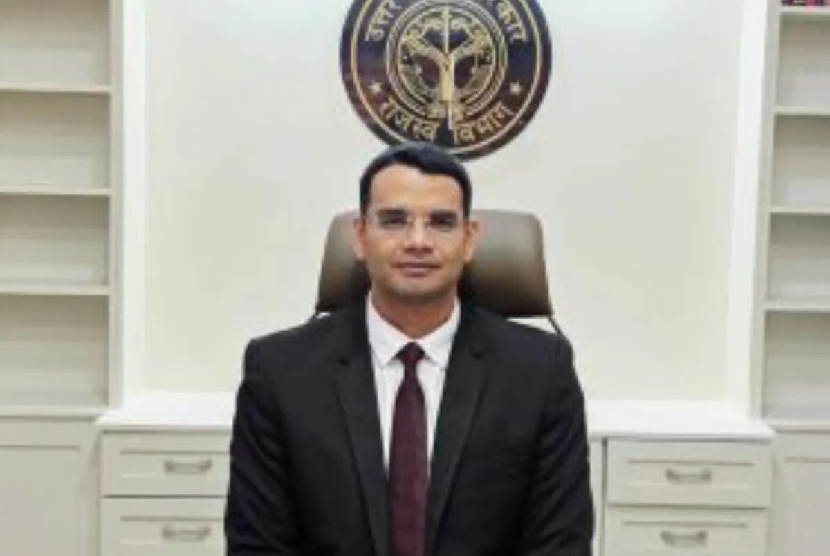 डीएम विपिन कुमार जैन फोटो सोर्स ऑफिशियल अकाउंट