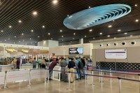 अमौसी एयरपोर्ट पर सुरक्षा में चूक? यात्री की अटैची से 50 हजार रुपये चोरी, FIR दर्ज (फोटो सोर्स : WhatsApp News Group)