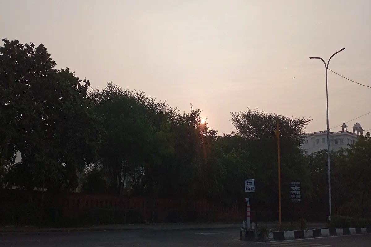Rajasthan Weather : जयपुर में सर्दी का फिर से पलटवार, आज सवेरे कोहरे के साथ गलन बढ़ी