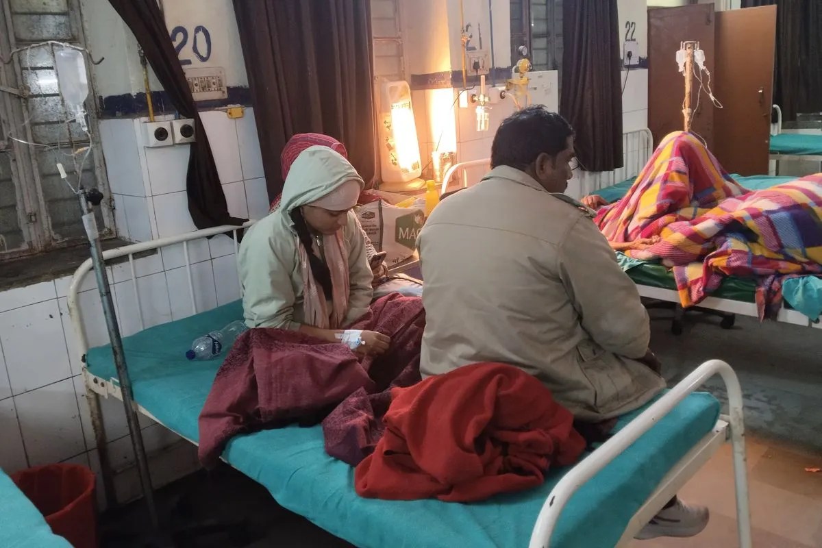 नीलगाय से भिड़ी बाइक, पिता-पुत्री घायल Bike collides with Nilgai, father and daughter injured