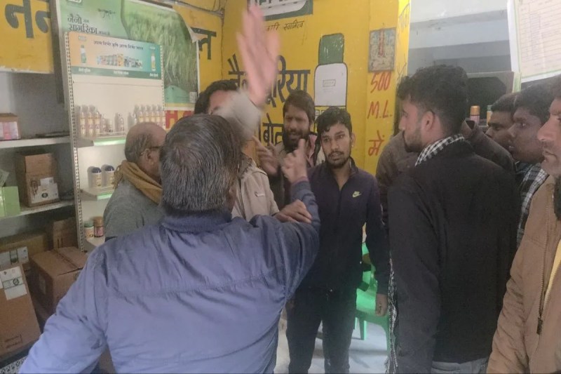 Major uproar over urea distribution in Bhilwara; farmers allege black marketing.