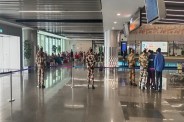 दिल्ली से बागडोगरा जा रही फ्लाइट की लखनऊ एयरपोर्ट पर इमरजेंसी लैंडिंग, 222 यात्री और 8 शिशु सुरक्षित (फोटो सोर्स : WhatsApp News Group)