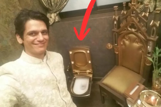 Amitabh-Bachchan-Golden-Toilet
