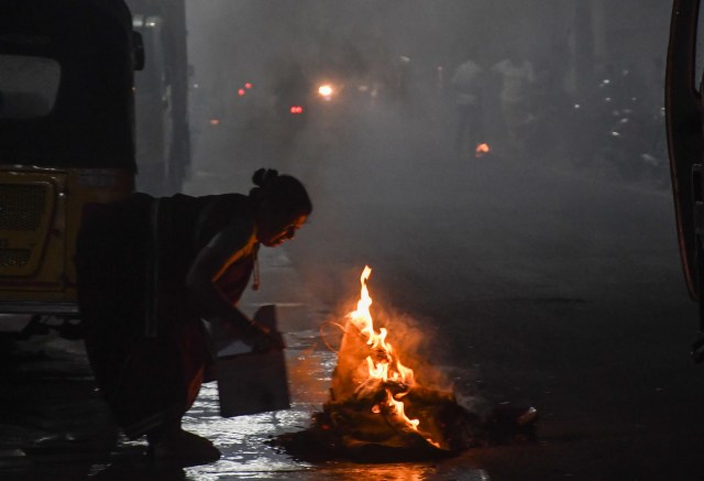 Chennai Bhogi Festival, smog, flight 
