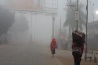 पश्चिमी विक्षोभ के प्रभाव से यूपी में भीषण ठंड और कोहरे का कहर, 11 जनवरी तक मौसम में क्रमिक सुधार के संकेत (फोटो सोर्स : WhatsApp News Group)