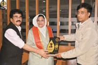 शहीद मेजर मुस्तफा बोहरा की मां का पत्रिका कार्यालय में सम्मान, पत्रिका फोटो