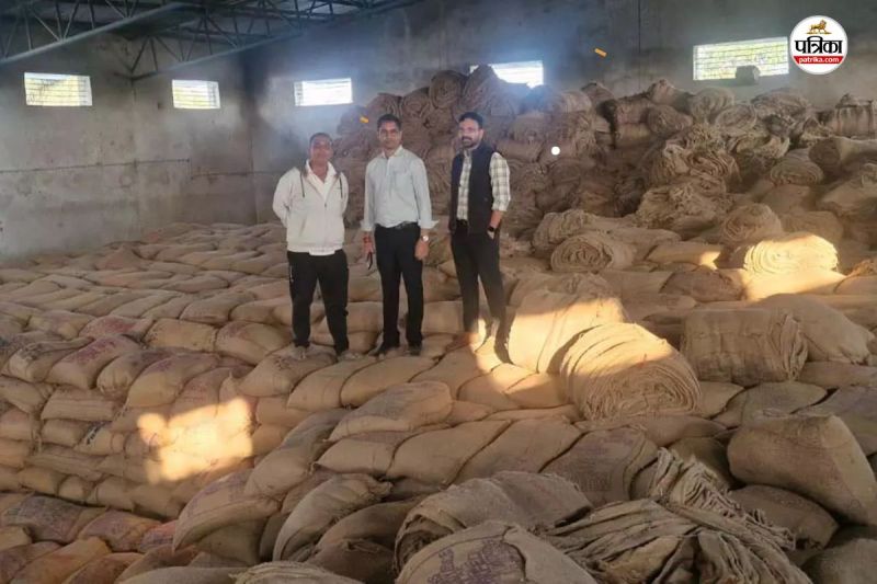 1.77 करोड़ का अवैध स्टॉक जब्त(photo-patrika)