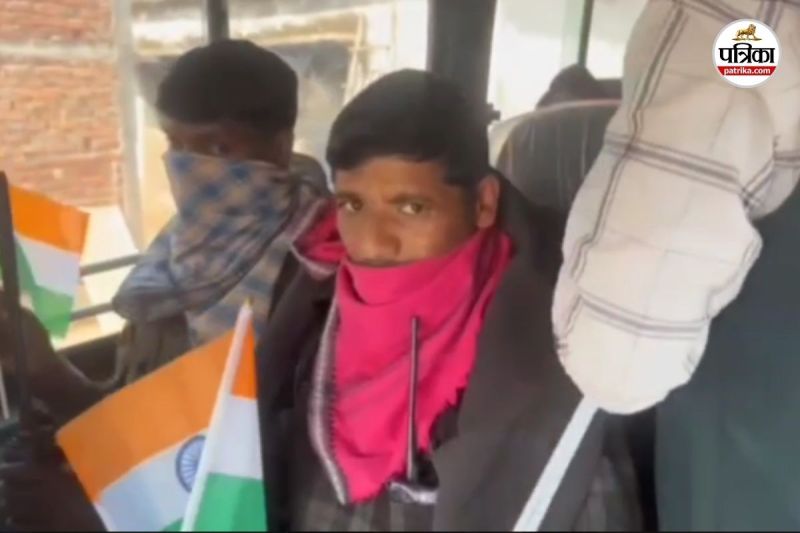 9 नक्सलियों ने किया सरेंडर (फोटो सोर्स- पत्रिका)