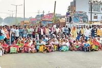 भुगतान में देरी से भडक़े किसान (photo source- Patrika)