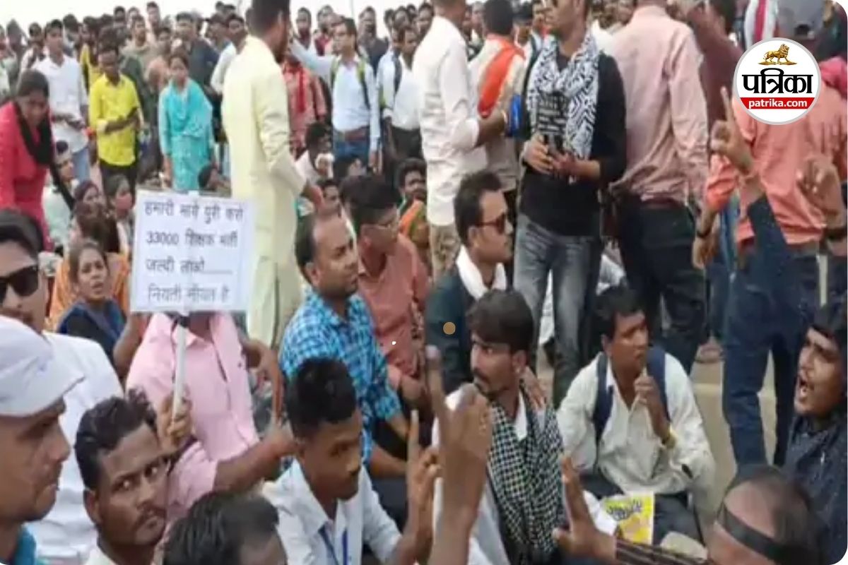 D.Ed. अभ्यर्थियों का भूख हड़ताल (photo source- Patrika)