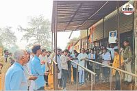 रेलमार्ग पर बड़ा रेल हादसा, मालगाड़ी के दो डिब्बे बेपटरी(photo-AI)