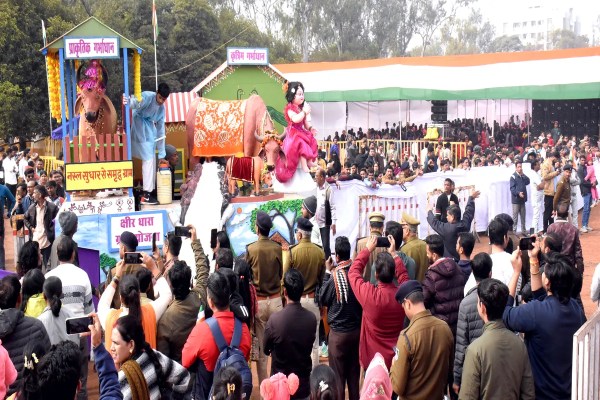 Gantantra Divash Pared