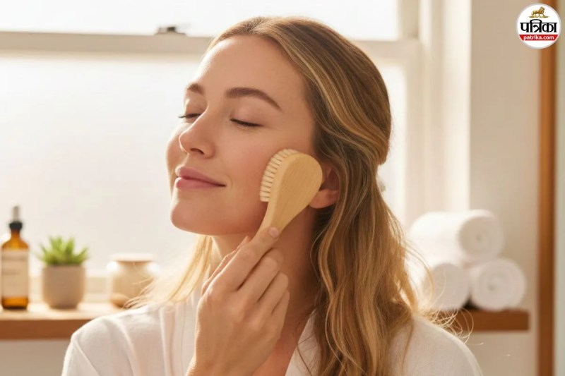 Facial Dry Brushing benefits, Sharp Jawline beauty tips