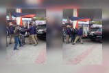 Education department official assaulted, assault at petrol pump, assault at petrol pump in Jodhpur, Jodhpur news, Rajasthan news, assault video goes viral, Jodhpur viral video, शिक्षा विभाग के अधिकारी से मारपीट, पेट्रोल पंप पर मारपीट, जोधपुर के पेट्रोल पंप पर मारपीट, जोधपुर न्यूज, राजस्थान न्यूज, मारपीट वीडियो वायरल, जोधपुर वायरल वीडियो