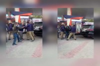 Education department official assaulted, assault at petrol pump, assault at petrol pump in Jodhpur, Jodhpur news, Rajasthan news, assault video goes viral, Jodhpur viral video, शिक्षा विभाग के अधिकारी से मारपीट, पेट्रोल पंप पर मारपीट, जोधपुर के पेट्रोल पंप पर मारपीट, जोधपुर न्यूज, राजस्थान न्यूज, मारपीट वीडियो वायरल, जोधपुर वायरल वीडियो