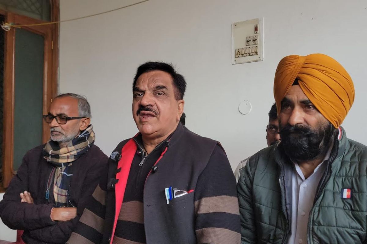 Former Rudrapur MLA Rajkumar Thukral held a press conference regarding the dispute with Meena Sharma