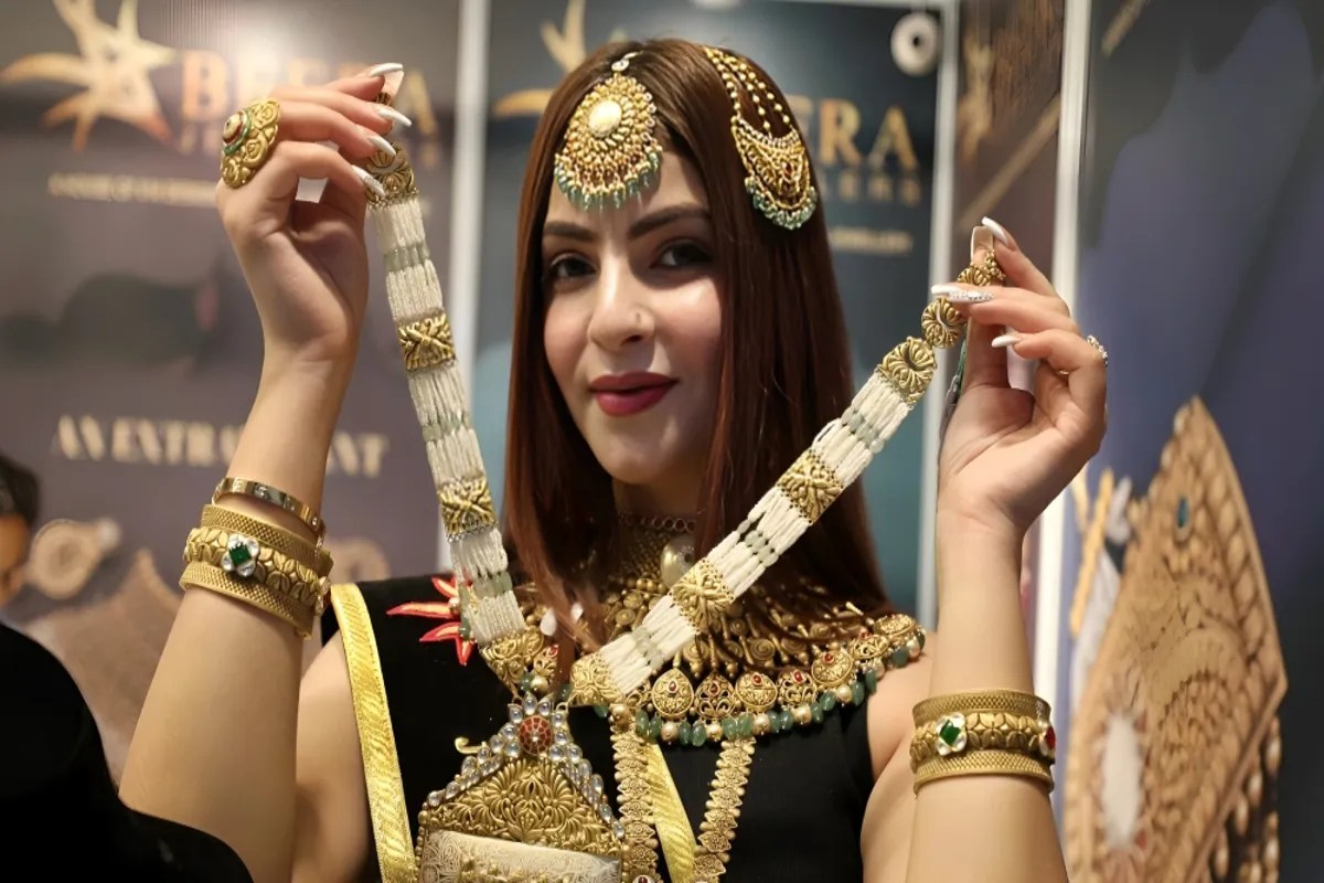 चांदी 3 लाख के पार, सोना ₹1,49,000 के रिकॉर्ड स्तर पर पहुँचा (फोटो सोर्स : WhatsApp News Group)