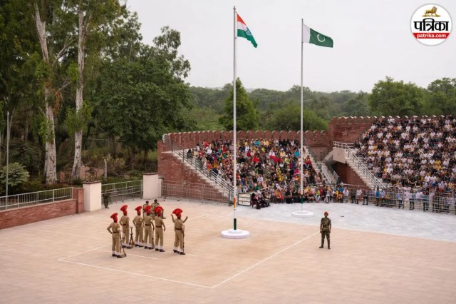  Hussainiwala Border retreat ceremony Firozpur Punjab patriotic parade