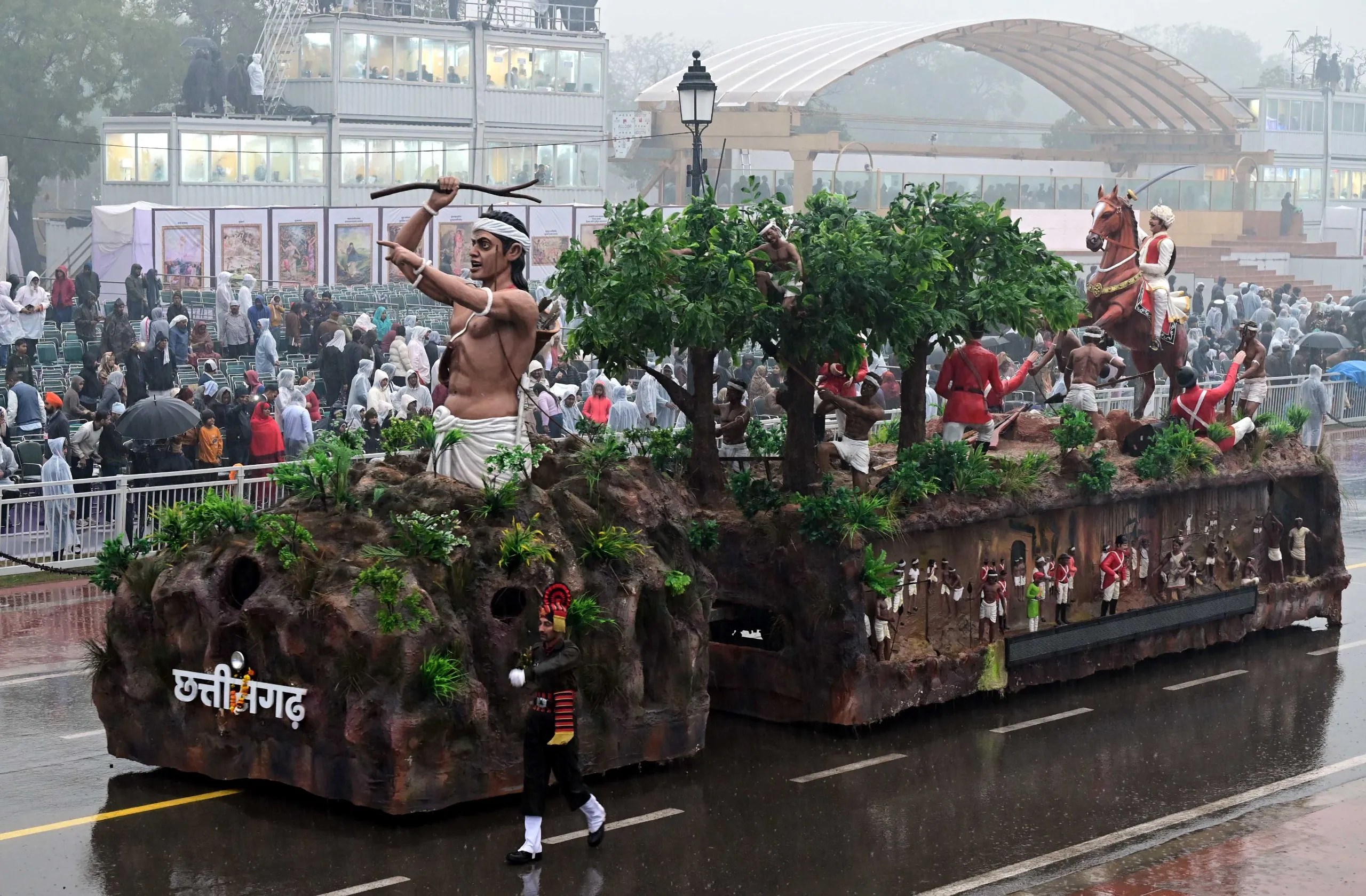 देश के पहले जनजातीय डिजिटल संग्रहालय की थीम पर कर्तव्य पथ पर सजी छत्तीसगढ़  की झांकी, रिहर्सल में छत्तीसगढ़ की झांकी ने दिखाई जनजातीय ...