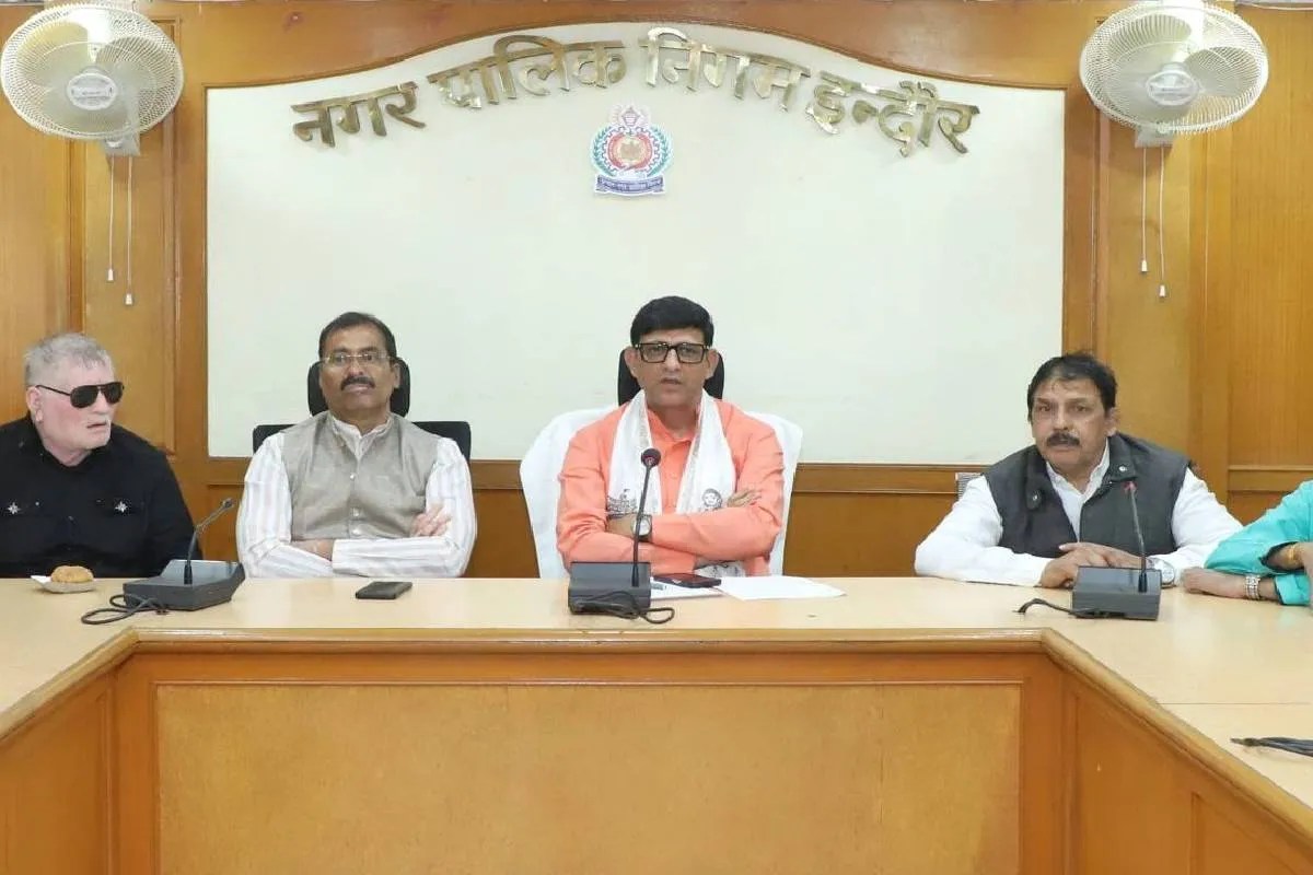 Indore Mayor pushyamitra bhargav