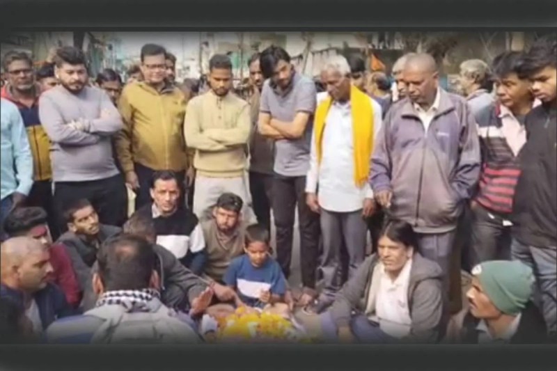 Indore News funeral procession blocked the road