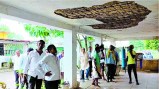 पढ़ाई के दौरान स्कूल में छत गिरने की खबरों के बाद भी जिला शिक्षा विभाग नहीं ले रहे सबक। शासन से स्वीकृति के इंतजार में स्कूल भवनों का नहीं हो रहा है कायाकल्प।
