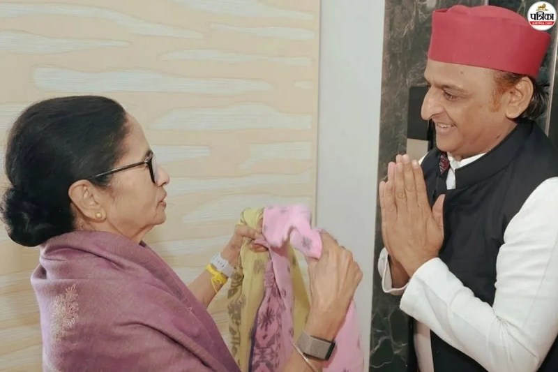 Mamata and Akhilesh Meeting